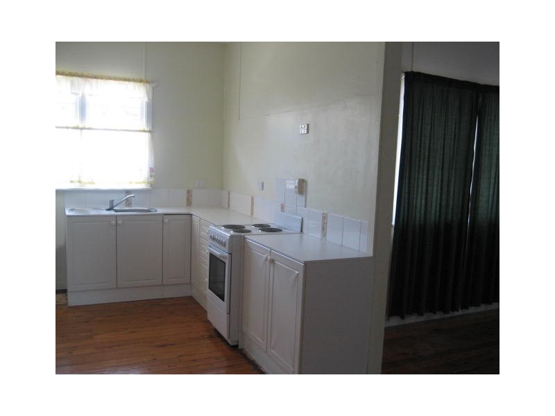 7 Derwak, Harristown QLD 4350