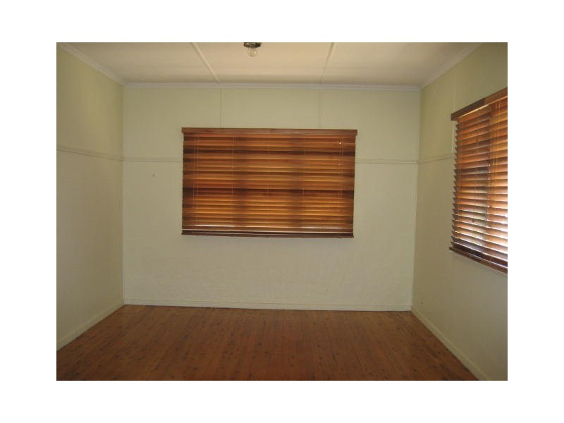 7 Derwak, Harristown QLD 4350