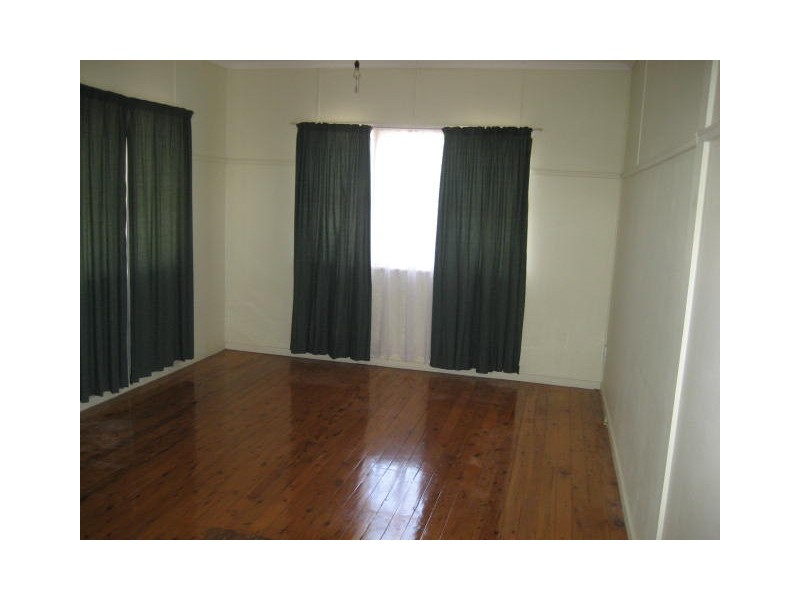 7 Derwak, Harristown QLD 4350