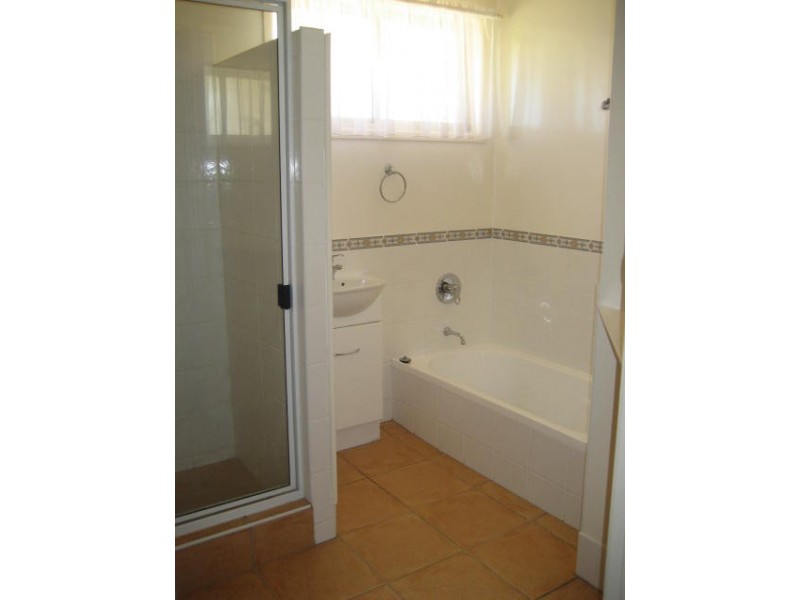 24 Beryl Street, Wilsonton QLD 4350