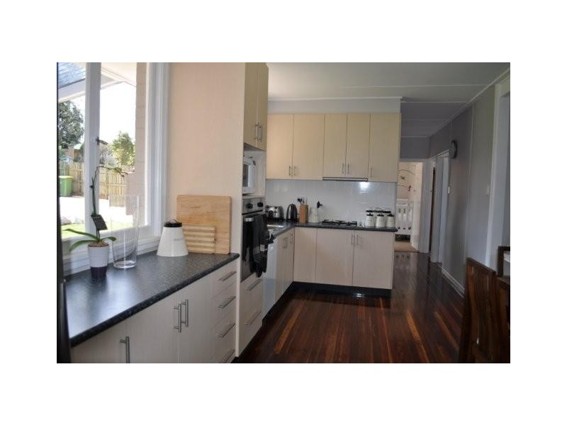 7 Alford Street, Mount Lofty QLD 4350