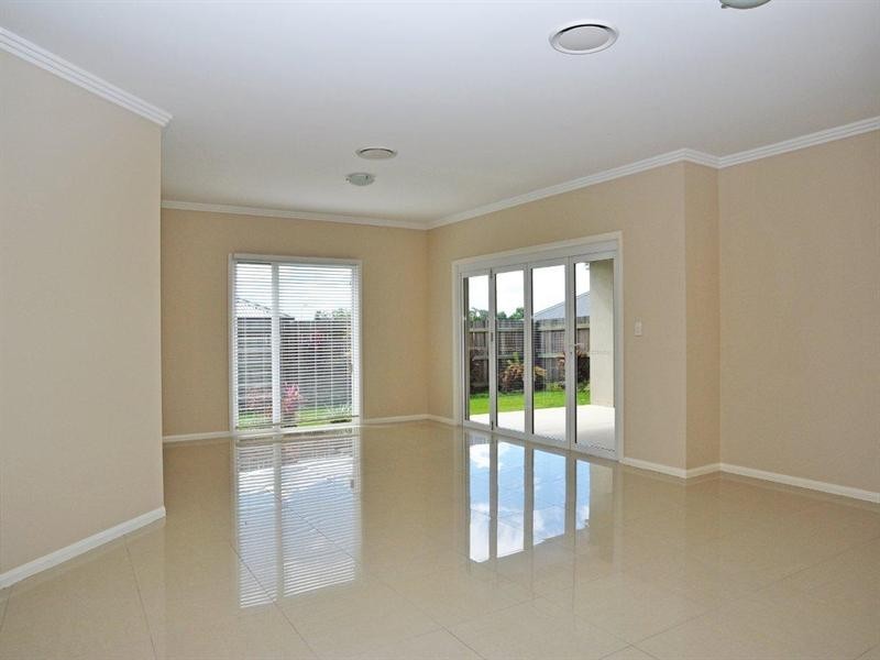 18 Pugh Street, Middle Ridge QLD 4350