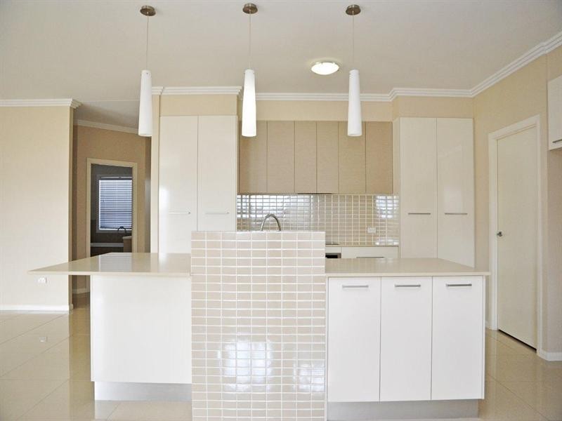 18 Pugh Street, Middle Ridge QLD 4350