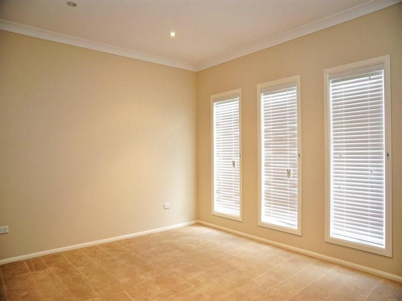 18 Pugh Street, Middle Ridge QLD 4350