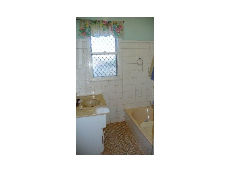 320a South Street, Harristown QLD 4350