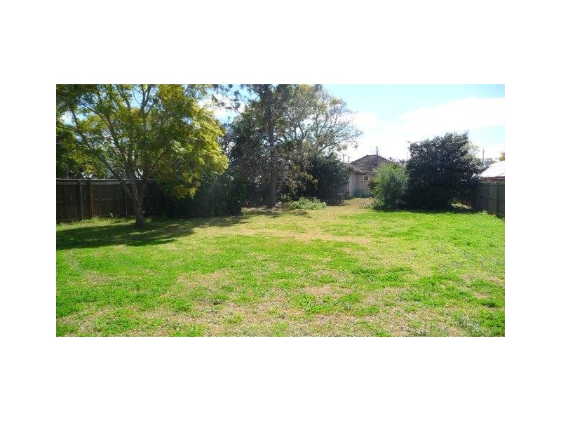 320a South Street, Harristown QLD 4350