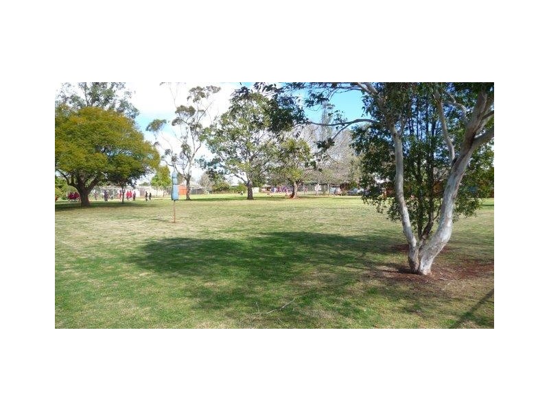 320a South Street, Harristown QLD 4350