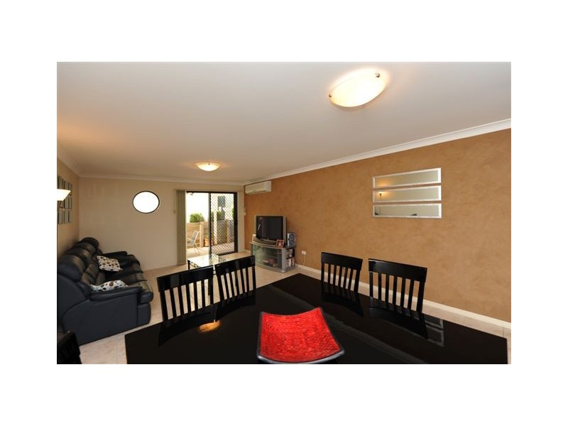 2/24 Fay Court, Kearneys Spring QLD 4350