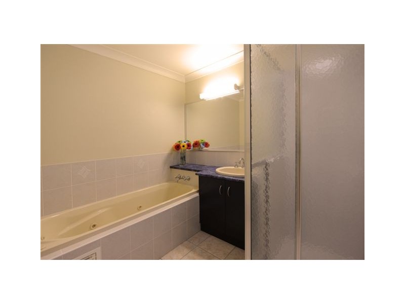 2/24 Fay Court, Kearneys Spring QLD 4350