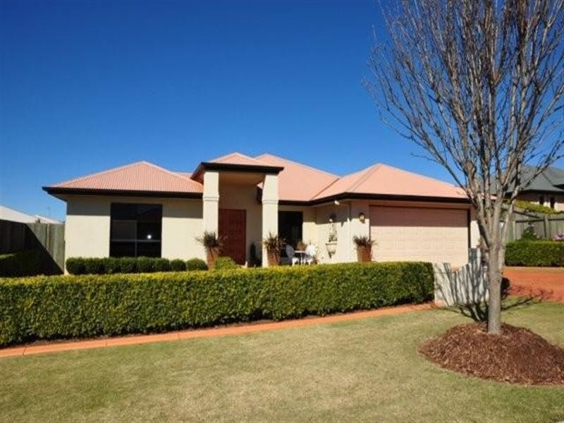 22 Barton Street, Middle Ridge QLD 4350