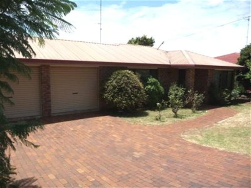 348 West Street, Kearneys Spring QLD 4350