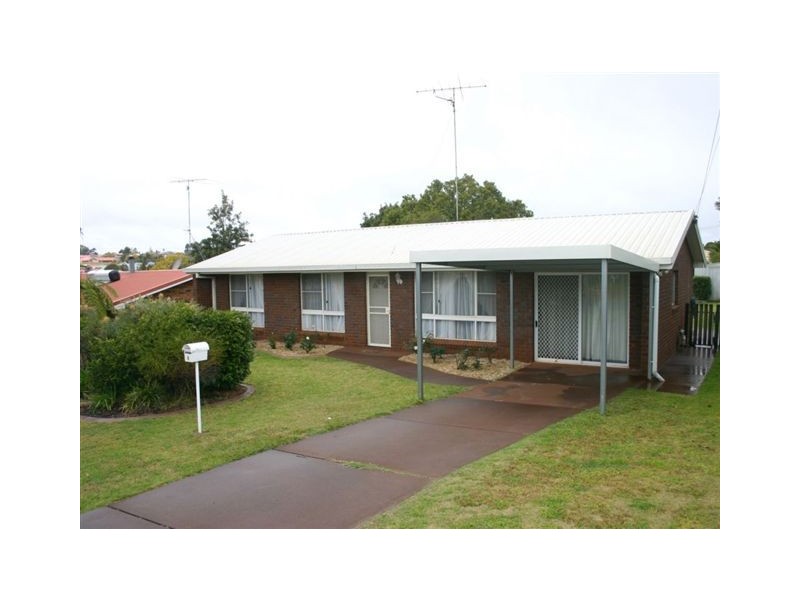 8 Dunemann Street, Kearneys Spring QLD 4350