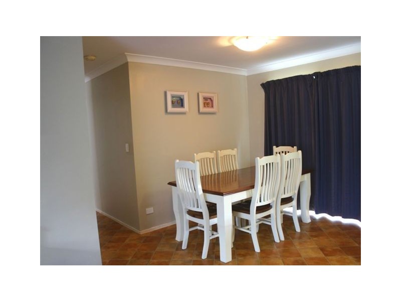 8 Dunemann Street, Kearneys Spring QLD 4350