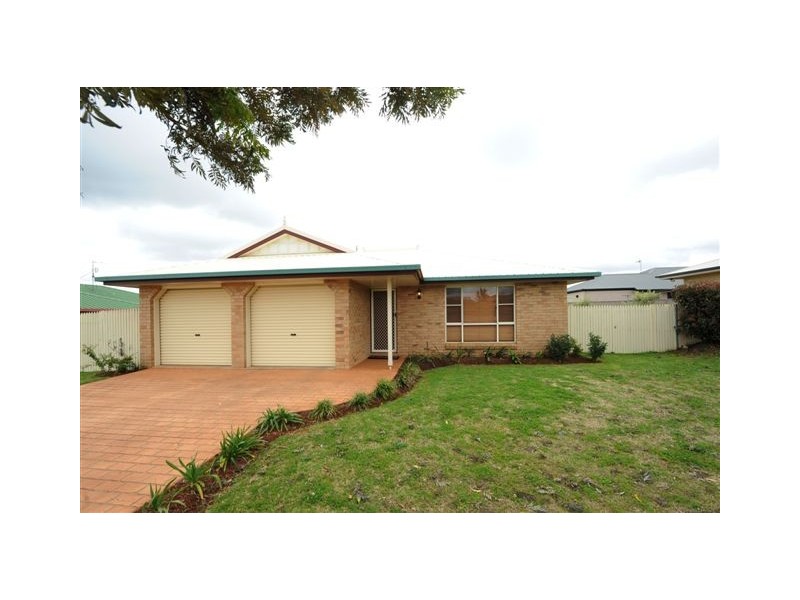 1 Alroe Court, Kearneys Spring QLD 4350