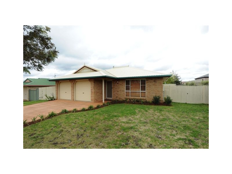 1 Alroe Court, Kearneys Spring QLD 4350
