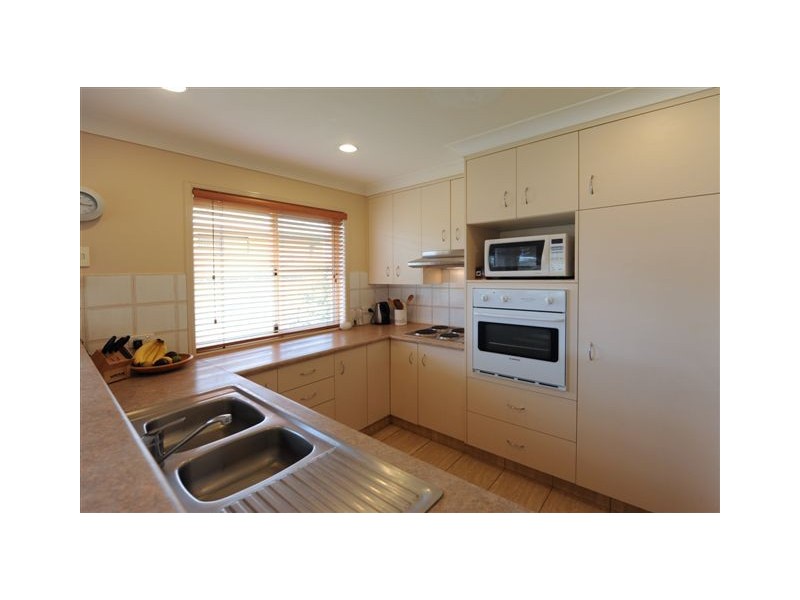 1 Alroe Court, Kearneys Spring QLD 4350
