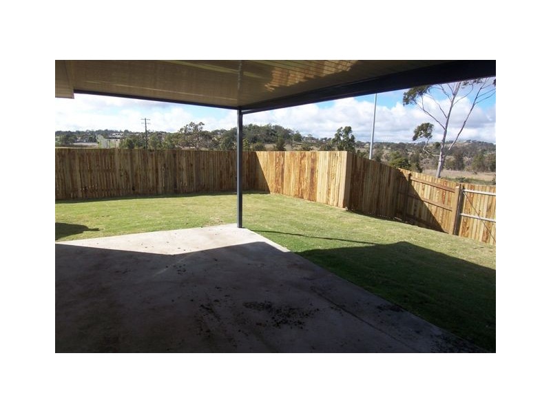 2 Sandalwood Drive, Glenvale QLD 4350