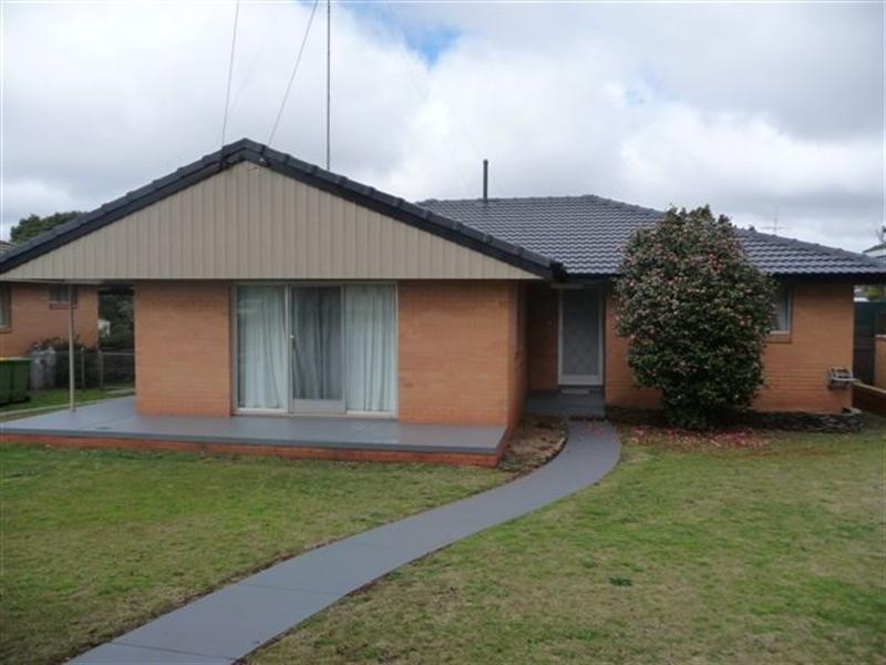 18 Friend Street, Harristown QLD 4350