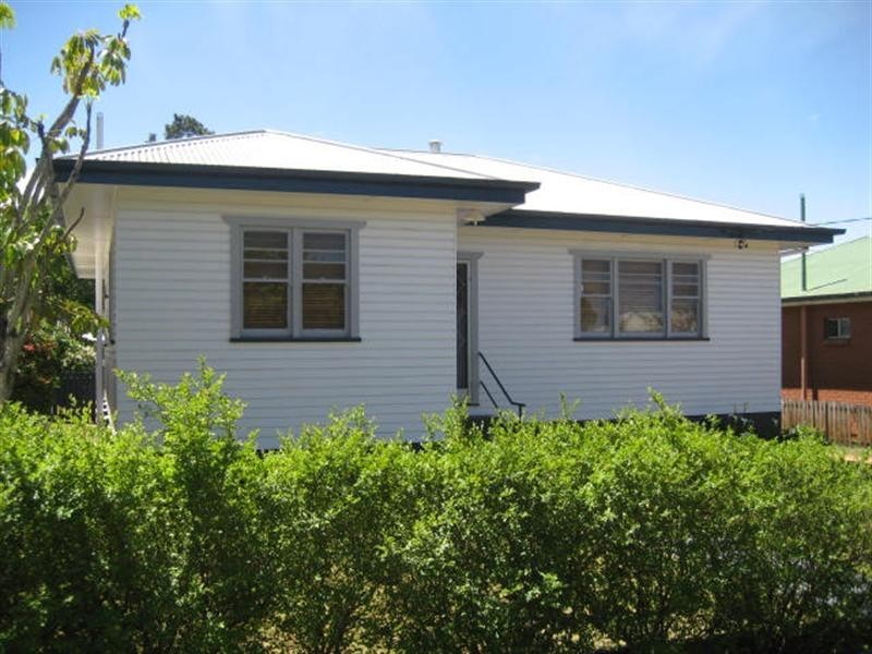 7 Derwak Street, Harristown QLD 4350