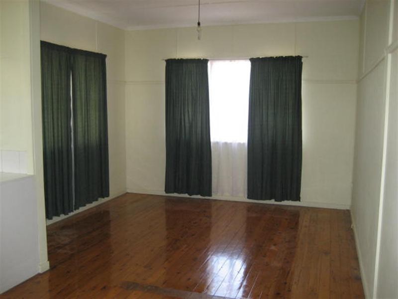 7 Derwak Street, Harristown QLD 4350