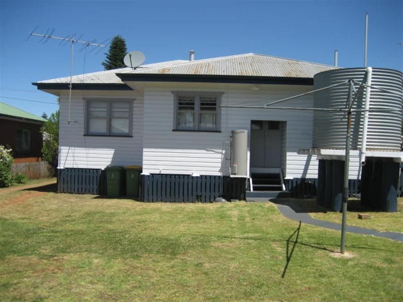 7 Derwak Street, Harristown QLD 4350
