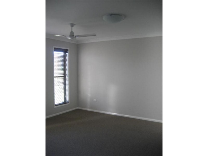 6 Kurrawa Cresent, Glenvale QLD 4350