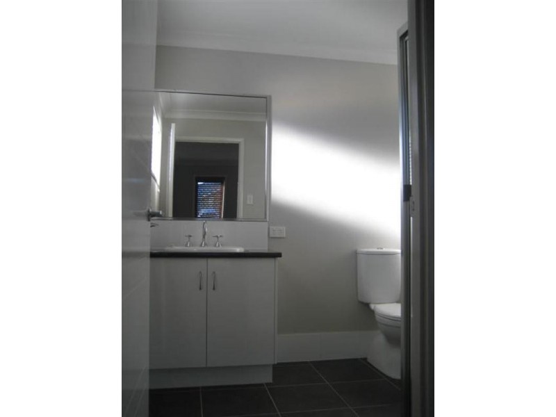 6 Kurrawa Cresent, Glenvale QLD 4350