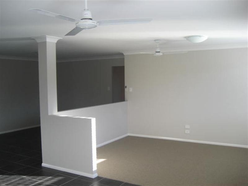 6 Kurrawa Cresent, Glenvale QLD 4350