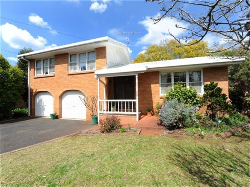 22 Knockator Crescent, Centenary Heights QLD 4350