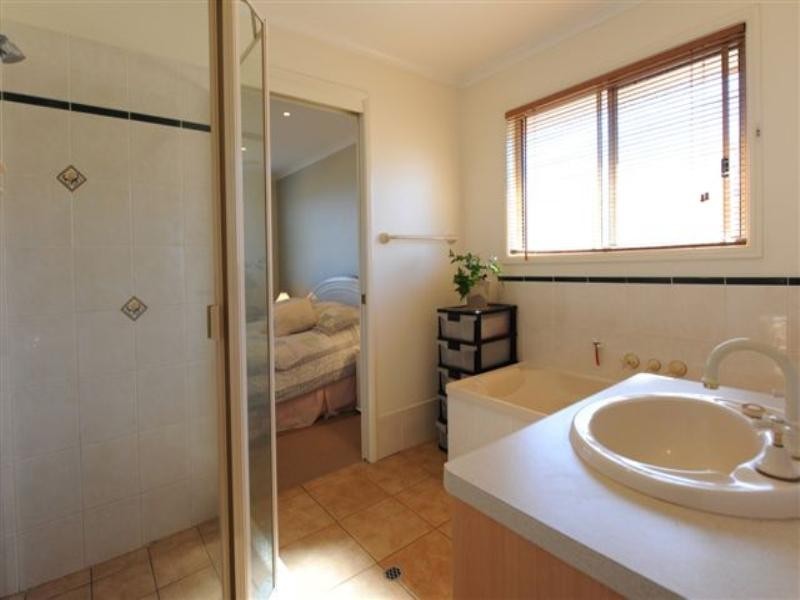 5 Elizabeth Kenny Court, Harristown QLD 4350