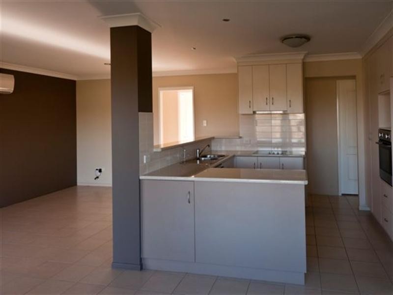 2 Bunkers Hill School Road, Westbrook QLD 4350