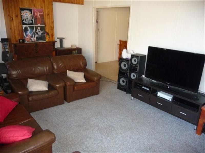 11 Coates Street, Kearneys Spring QLD 4350