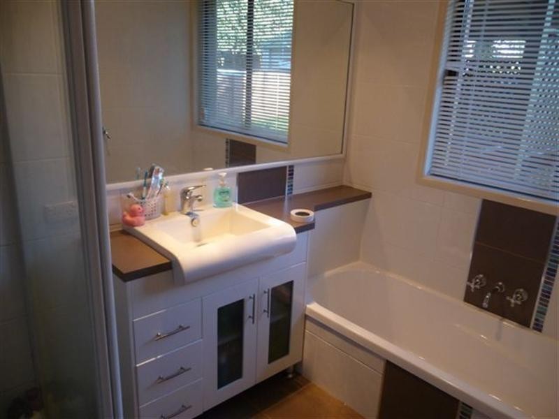 11 Coates Street, Kearneys Spring QLD 4350