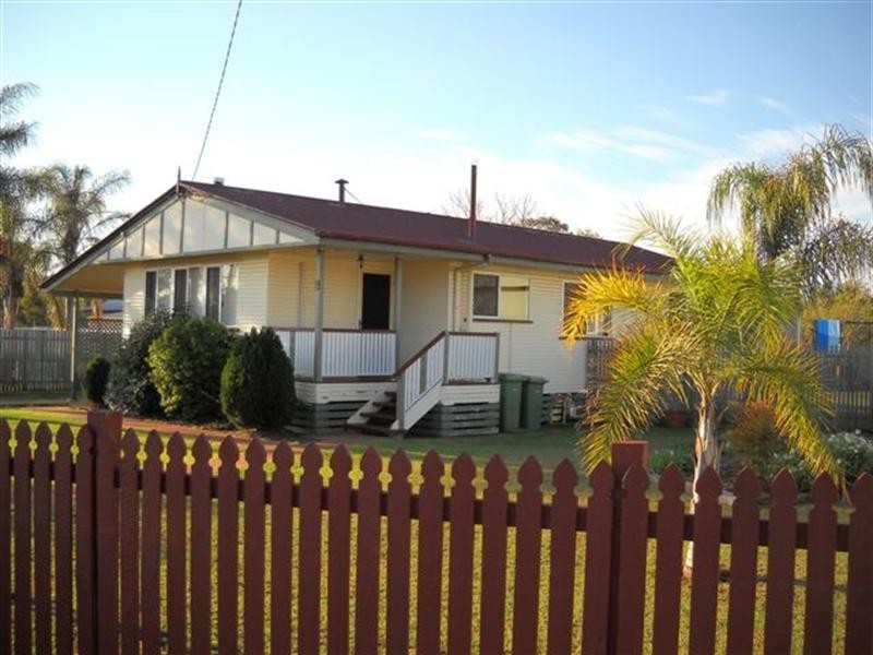 7 James Street, Oakey QLD 4401