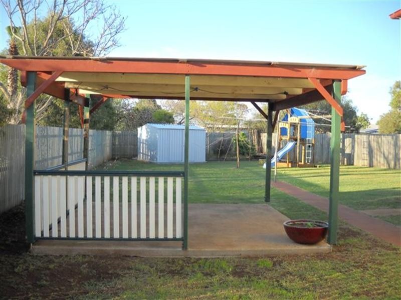7 James Street, Oakey QLD 4401