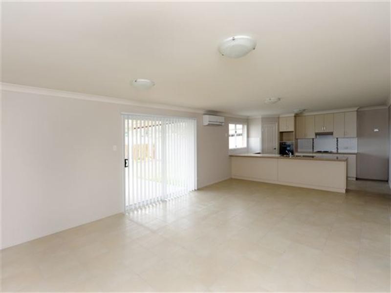 12 Highcourt Drive, Wilsonton Heights QLD 4350