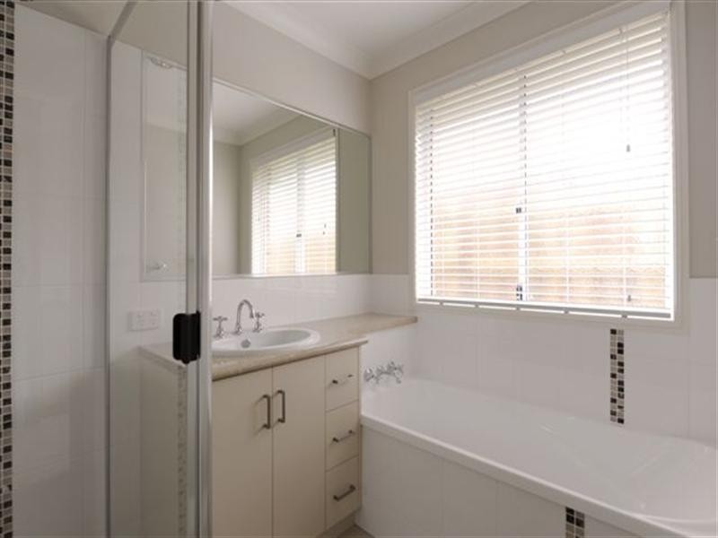 12 Highcourt Drive, Wilsonton Heights QLD 4350
