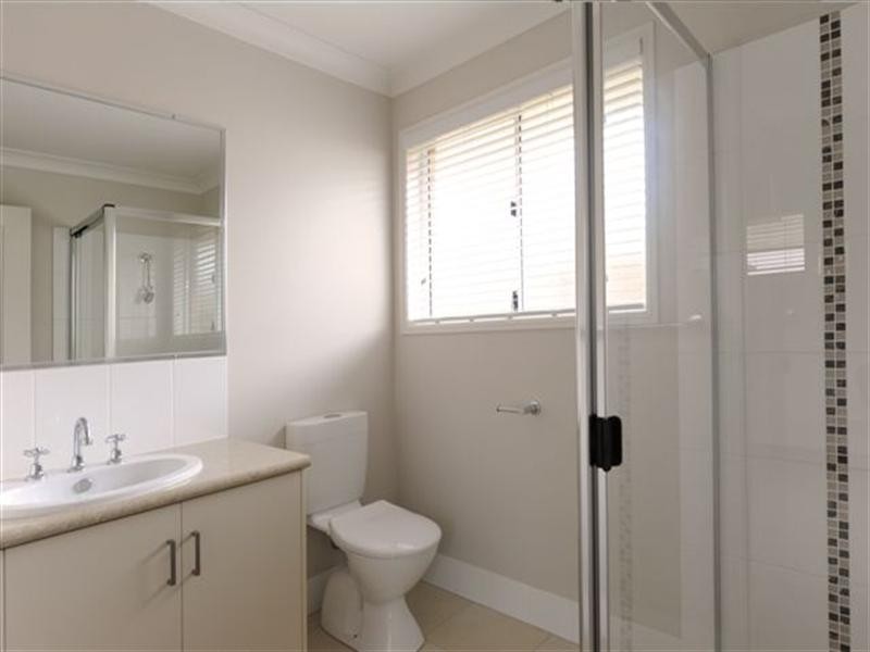 12 Highcourt Drive, Wilsonton Heights QLD 4350