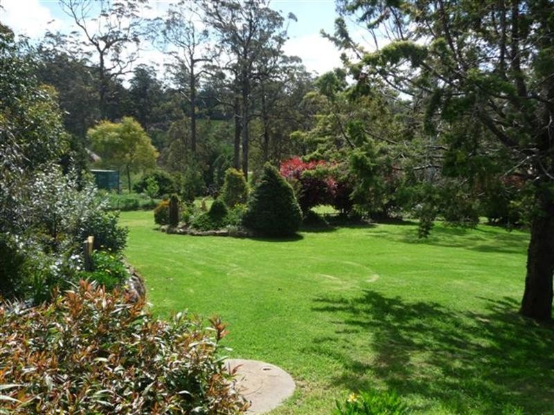 12 Grey Gums Drive, Blue Mountain Heights QLD 4350