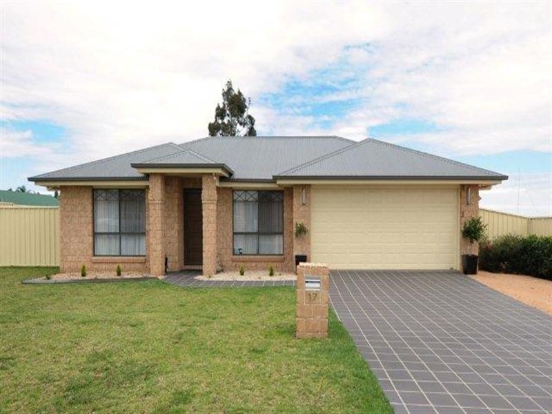 17 Whitman Street, Westbrook QLD 4350