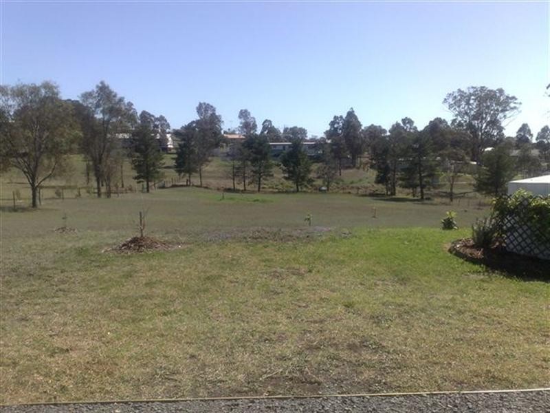 15 William Street, Meringandan QLD 4352