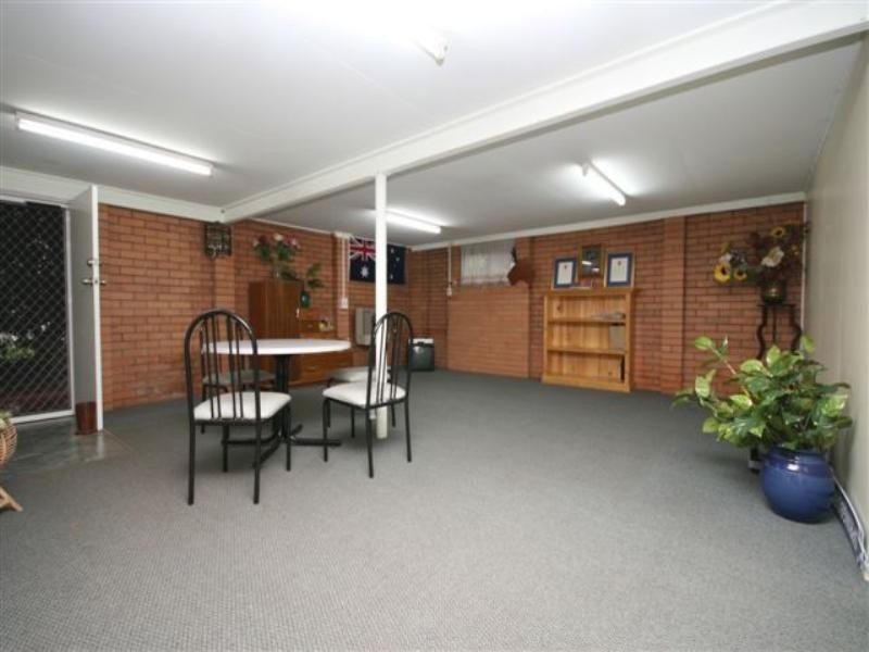 300 South Street, Harristown QLD 4350