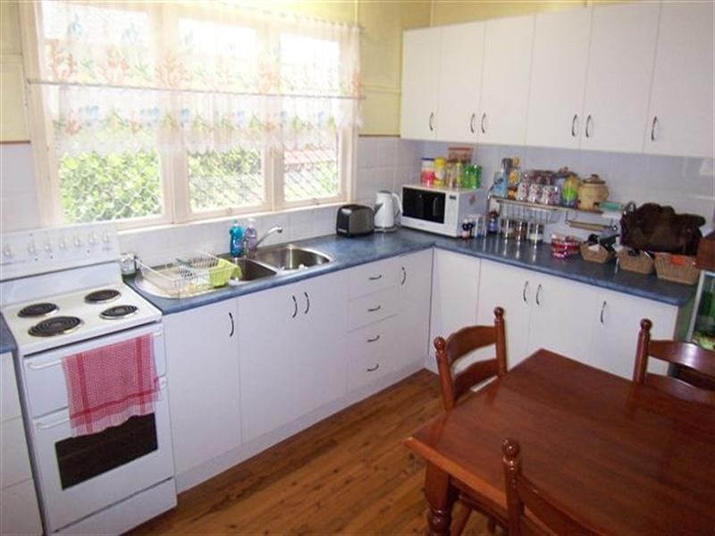 32 Esmond Street, Toowoomba QLD 4350