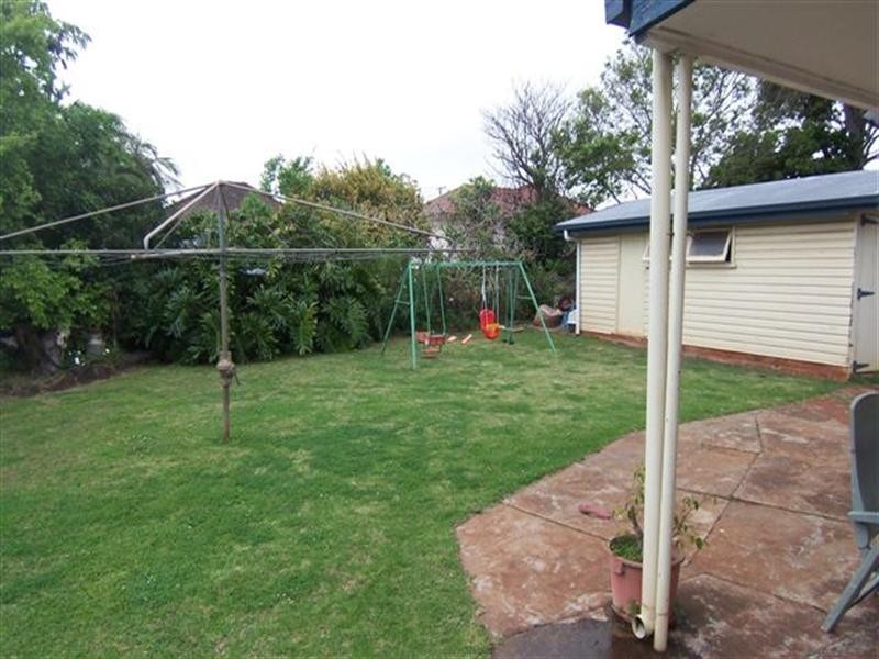 32 Esmond Street, Toowoomba QLD 4350