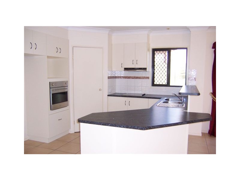 7 Barton Street, Middle Ridge QLD 4350