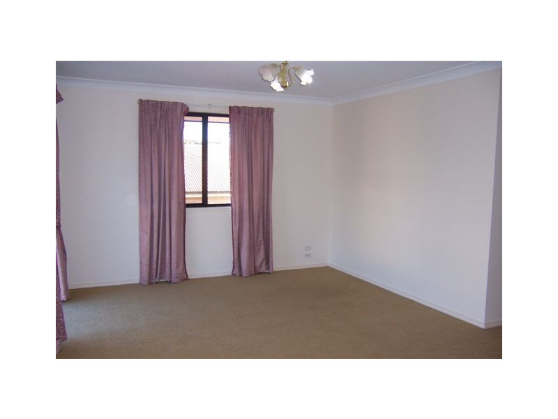 7 Barton Street, Middle Ridge QLD 4350