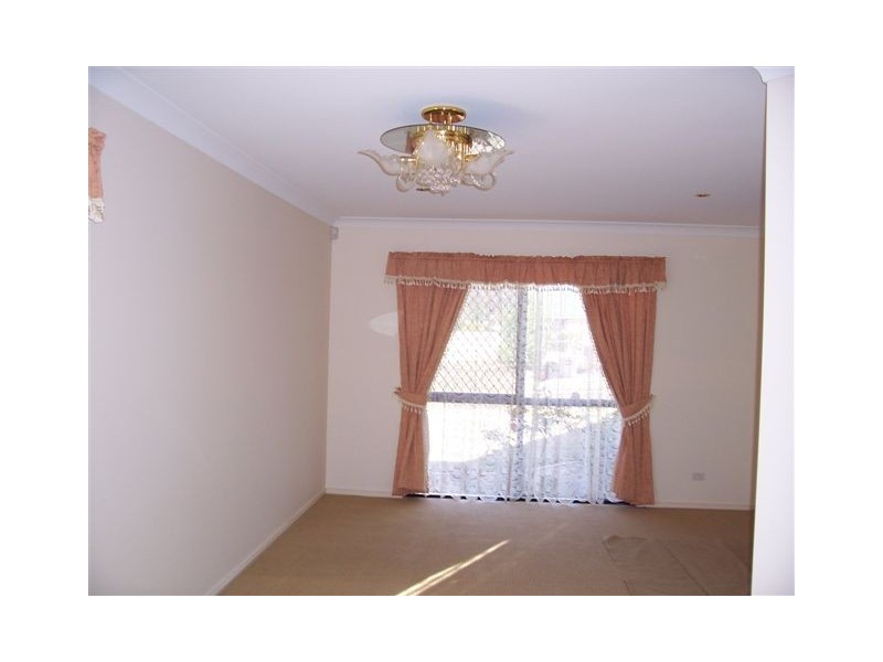 7 Barton Street, Middle Ridge QLD 4350