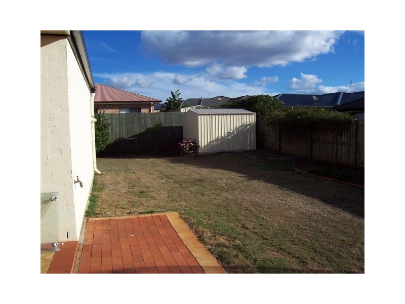 7 Barton Street, Middle Ridge QLD 4350