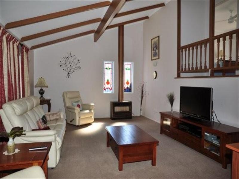 24 Bingara Street, Mount Lofty QLD 4350