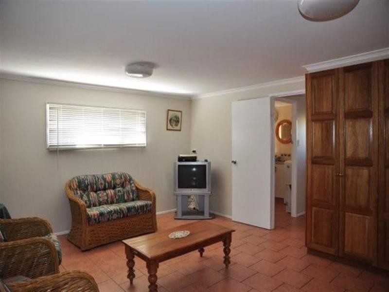 24 Bingara Street, Mount Lofty QLD 4350